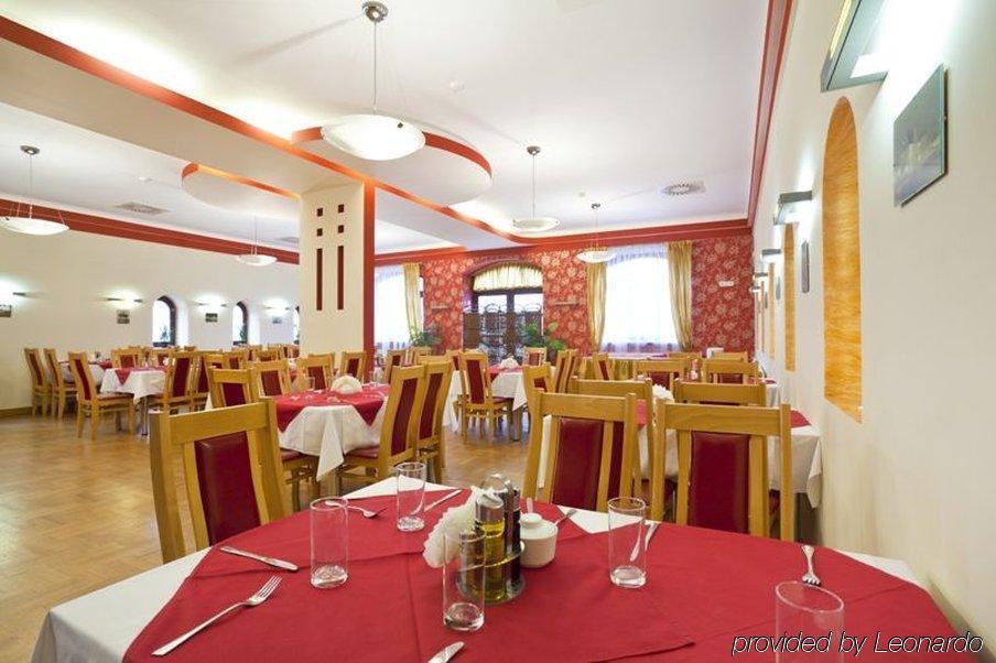 Best Western Plus Hotel Rzeszow City Center レストラン 写真