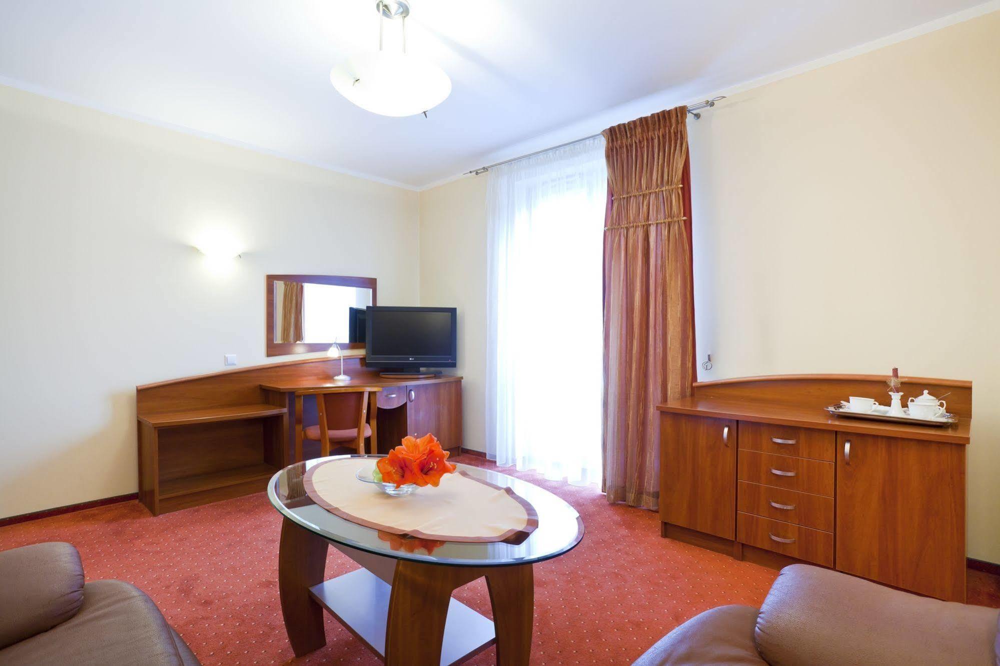 Best Western Plus Hotel Rzeszow City Center エクステリア 写真
